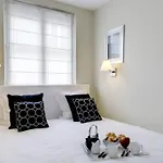 Appartement Champs-Elysées Montaigne - HALA PARIS