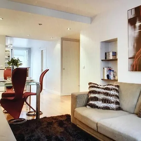 Apartment Champs-elysees Montaigne - Hala