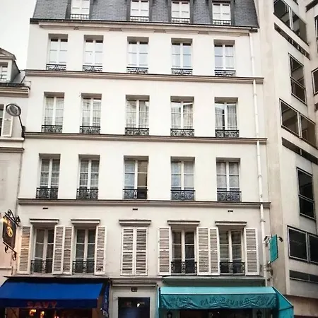 Champs-elysées Montaigne - Hala *